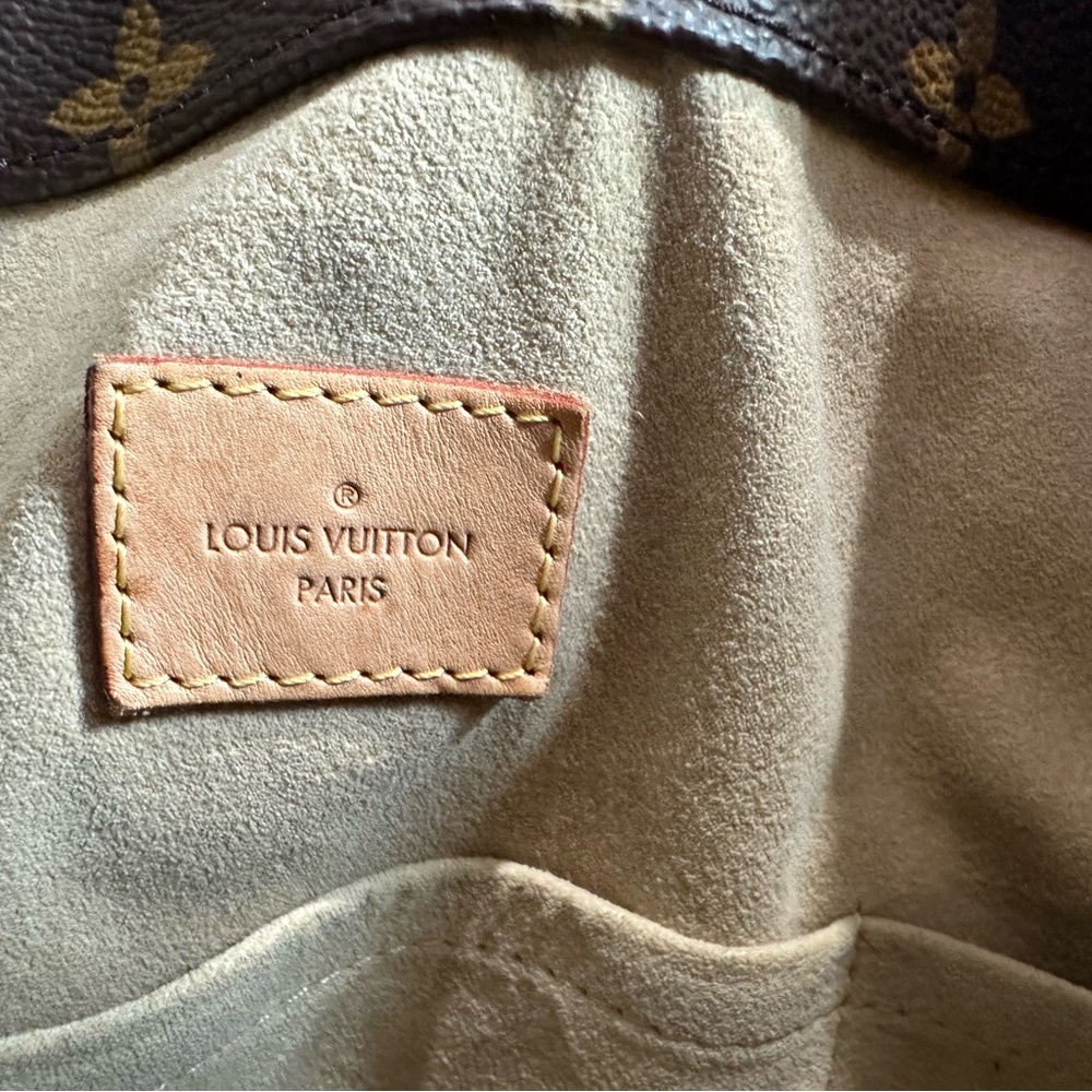 Louis Vuitton ‘Artsy’‎ Bag - Picture 7 of 9